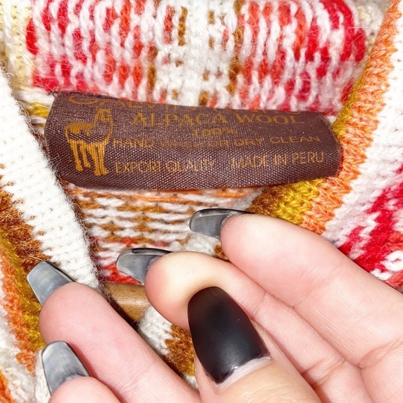 Galvin Knits Patterned 100% Alpaca Wool Pullover Button Hoodies - Picture 6 of 9